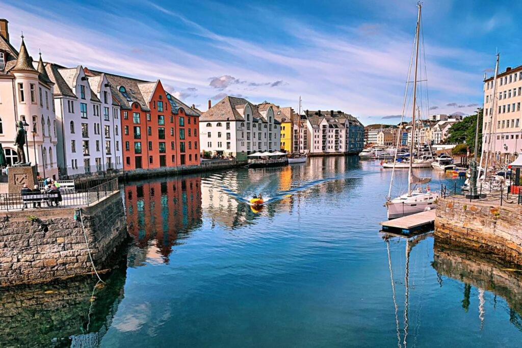 Sunny Apartment In Alesund City Екстер'єр фото